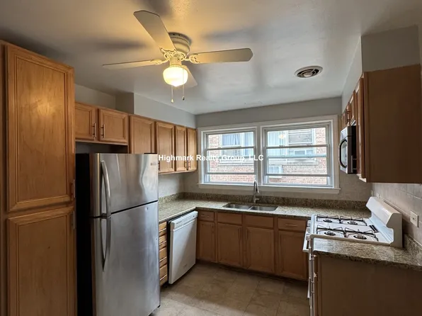 8242 Kilpatrick Ave, Skokie, IL