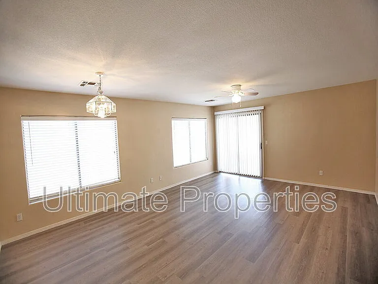 12706 W Ash St — Photo 5