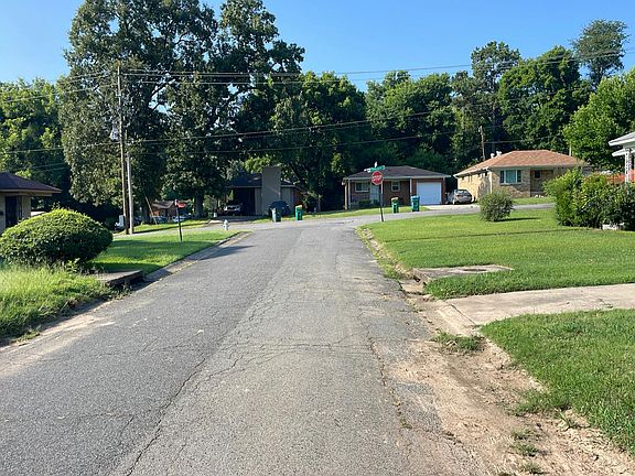 4th image of 1909 S Van Buren St