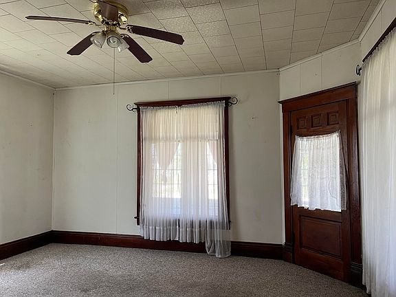 5th image of 309 W Main St