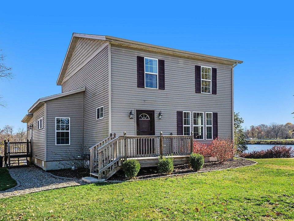 1st image of 214 Hazen St