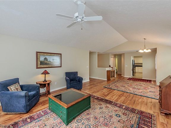 5th image of 3821 Woodbury Oval