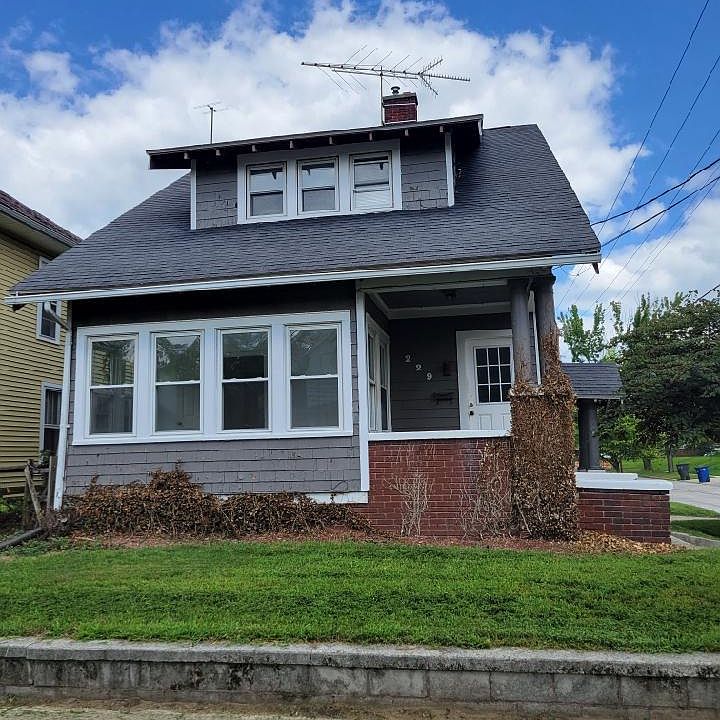 1st image of 229 E Merry Ave