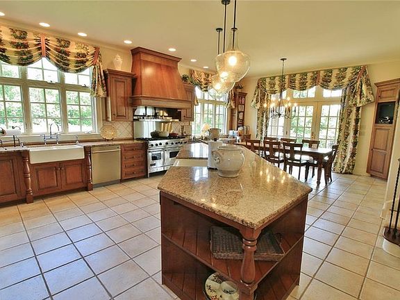 4th image of 1540 Chevington Cir