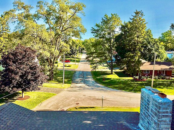 3rd image of 435 Laurel Ave