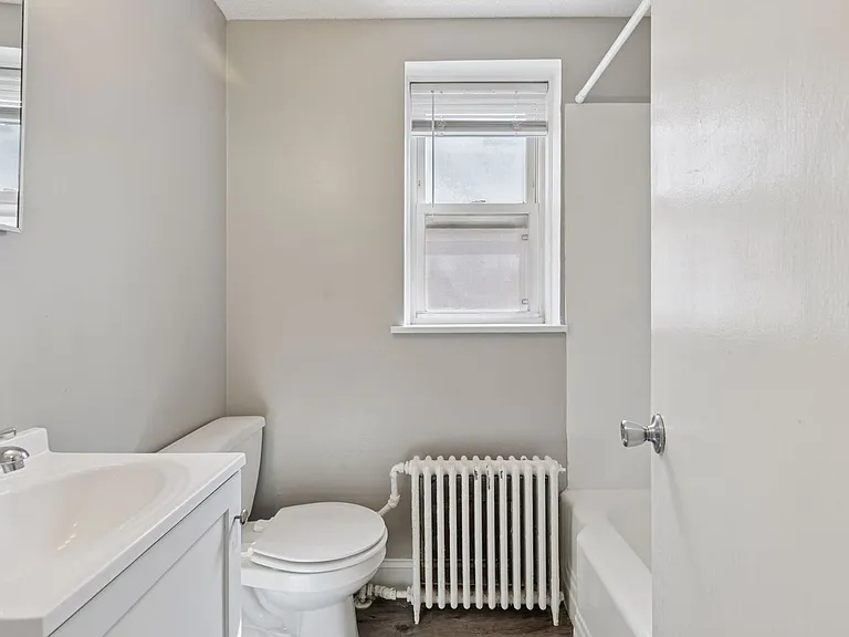 Smith Avenue — Photo 14