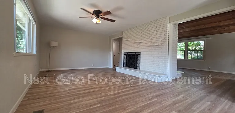 10127 W Springdale Ct — Photo 7