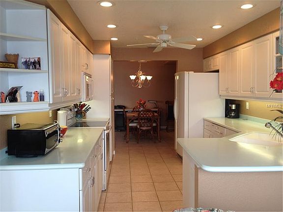 3rd image of 200 Harbor Walk Dr #2