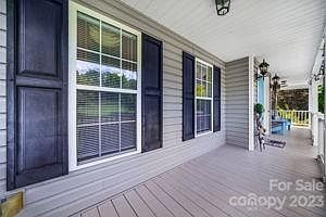 3rd image of 102 Winding Creek Dr