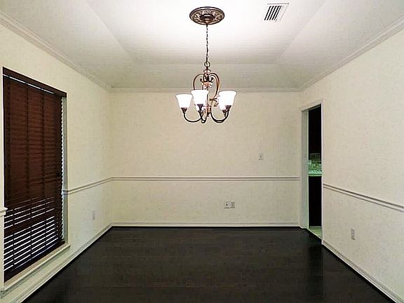 3rd image of 535 Glenwood Dr