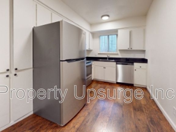 2nd image of 330 Bird St APT 2