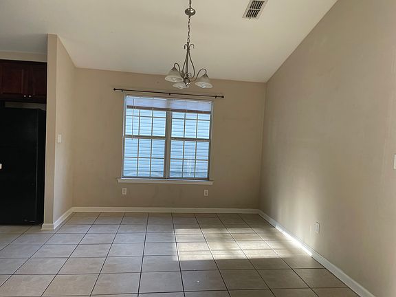 3rd image of 2488-2 Dundee Dr