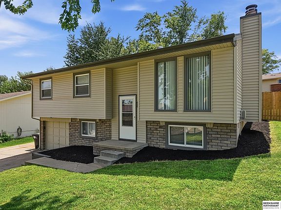 4th image of 13715 Birchwood Ave