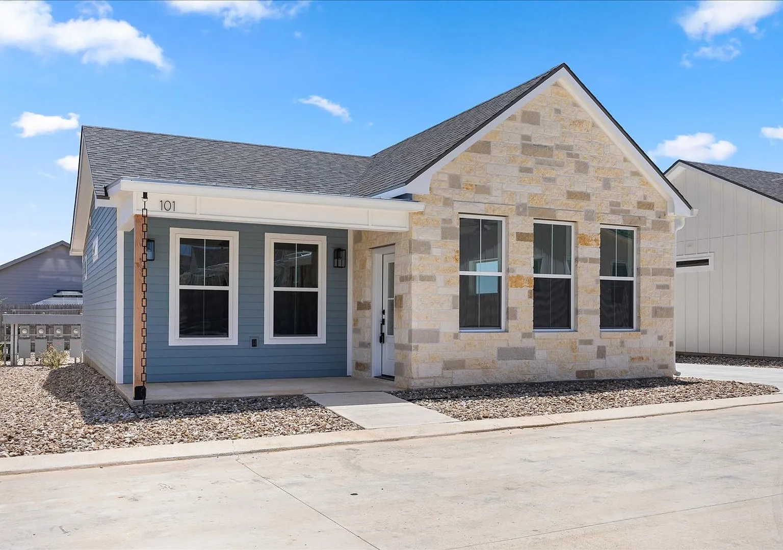 Bright, Spacious, & Beautifully Designed 1 bed 1.5 bath — Photo 1