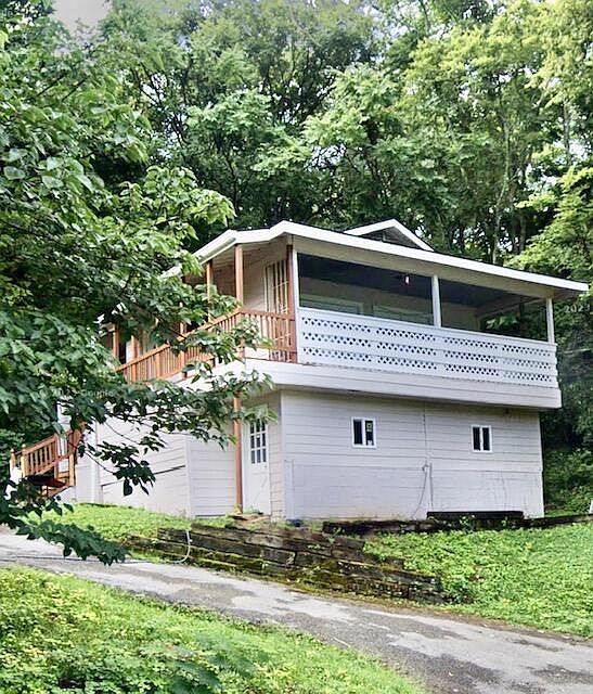 1st image of 616 Fisher Ave