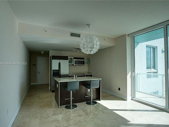 4th image of 1900 N Bayshore Dr APT 1603