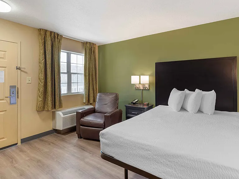 Studio Suite - 1 Queen Bed