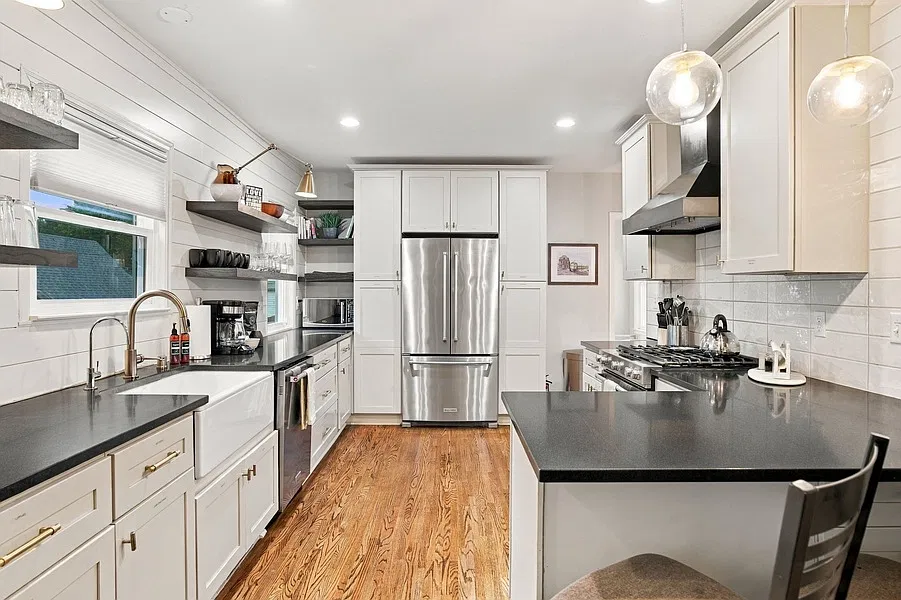 5 bed, 3400 sqft, $4,500 — Photo 4