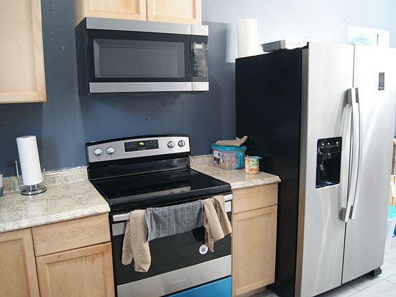 3rd image of 619 NW 7th Ave