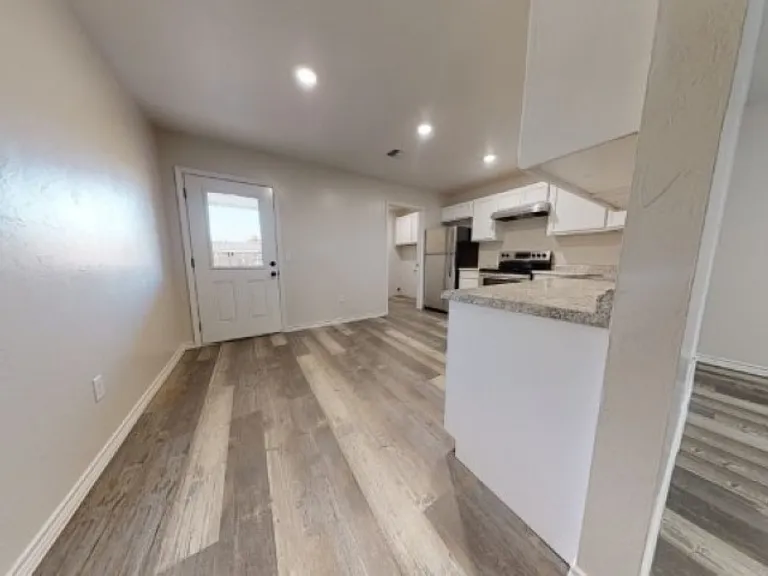 415 W James St #1 — Photo 9
