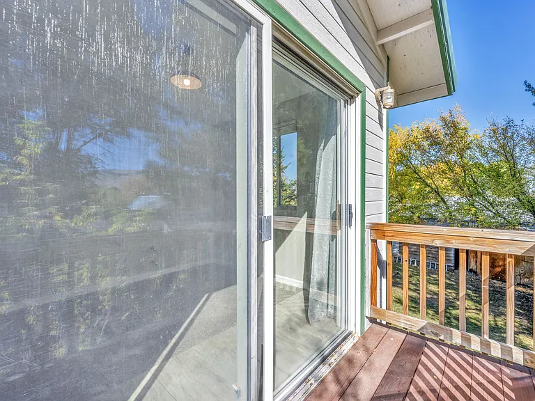 604 Pine St — Photo 48