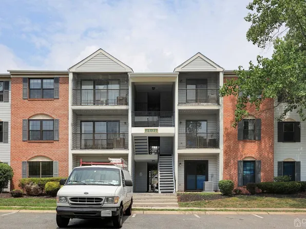 26 Canterbury Ct, Piscataway, NJ 08854