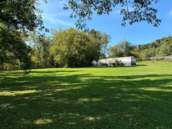 490 Fresh Meadows Rd, Dayhoit, KY 40824