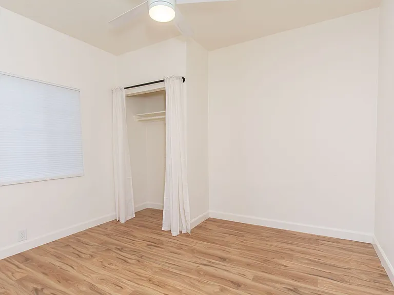 Refreshed + Bright 2 Bed/1 Bath in the Heart of North Park! — Photo 10