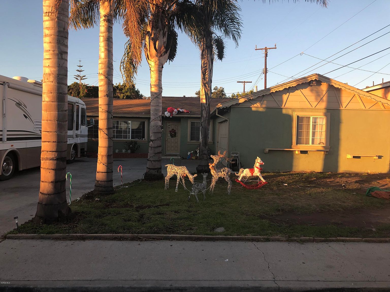 221 Cascade Ave, Oxnard, CA 93033 Zillow