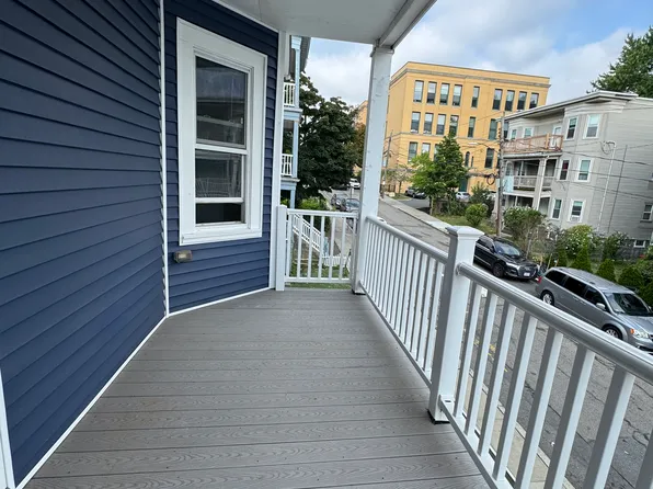55 Lithgow St, Dorchester Center, MA