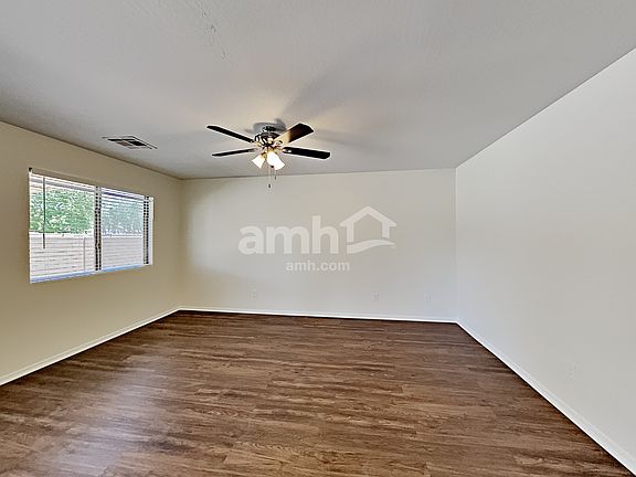 4th image of 1274 E Daniella Dr