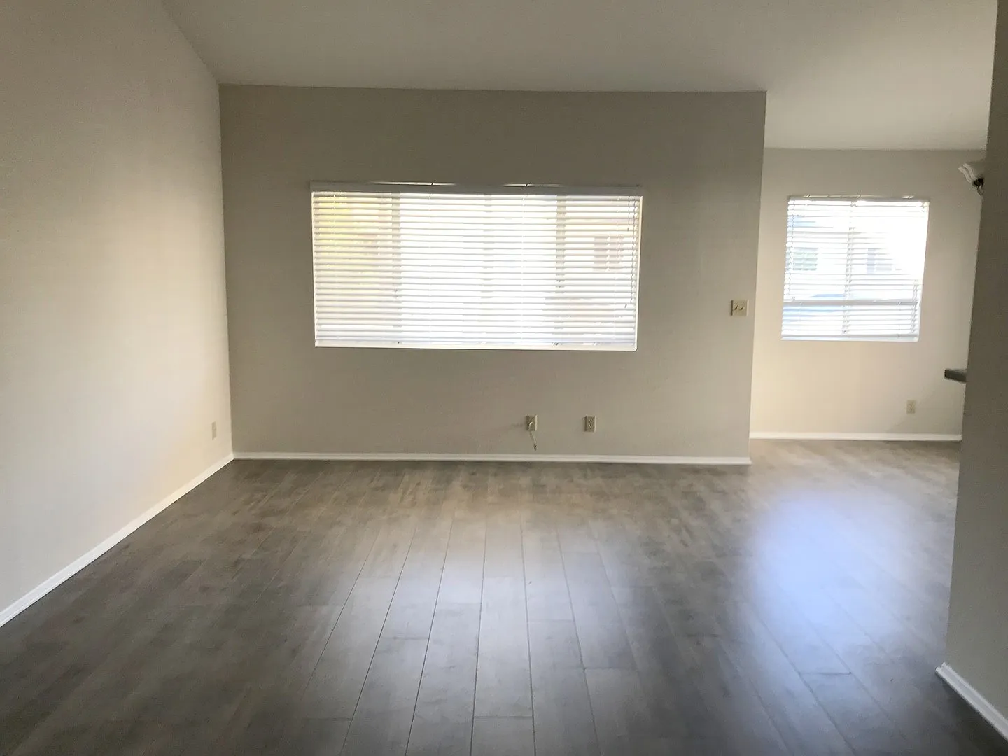 1158 Cypress Avenue — Photo 2
