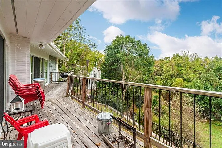 Upstairs balcony