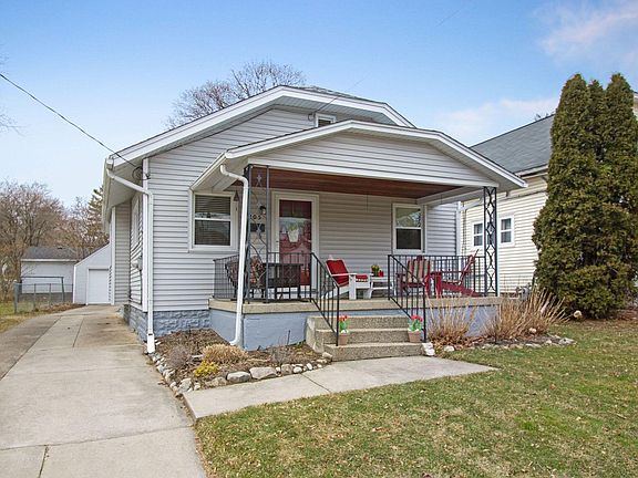 2nd image of 905 Garfield Ave NW