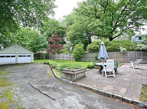 5th image of 406 Fairview Ave