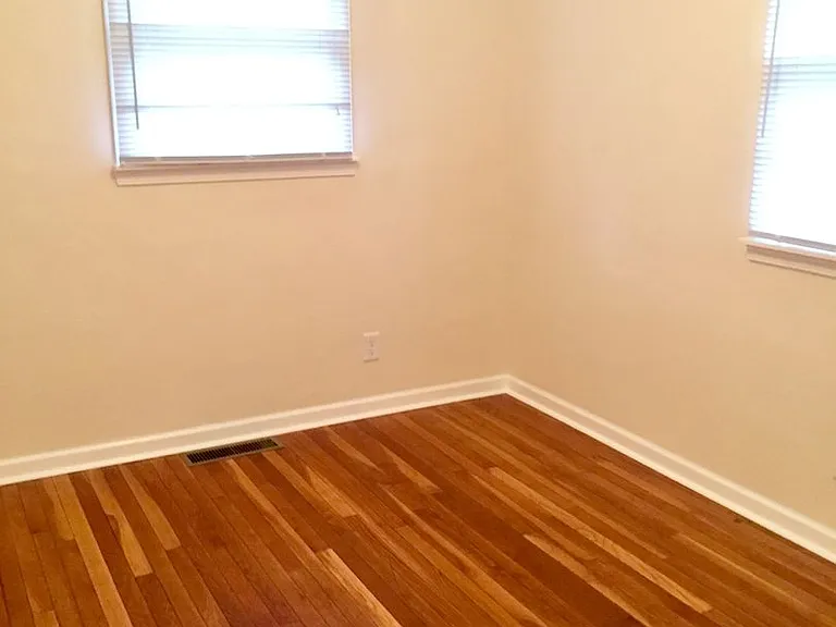 141 N Overhill Dr — Photo 7
