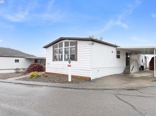 406 Shadow Ranch Ln, Roseburg, OR 97470