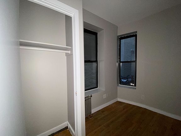 3rd image of 620 E 11th St APT 4