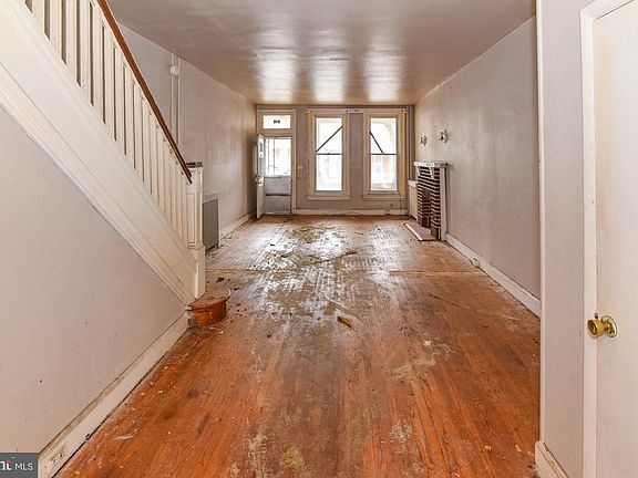 5th image of 512 E 35th St