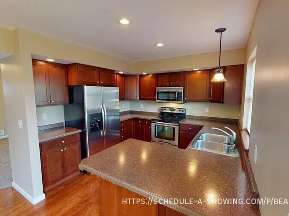 1706 N Creek Dr, Marquette, MI 49855