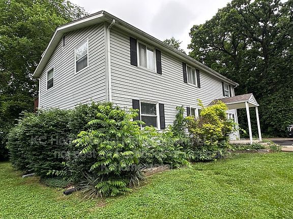 4th image of 4400 NE 46th Ter #1W