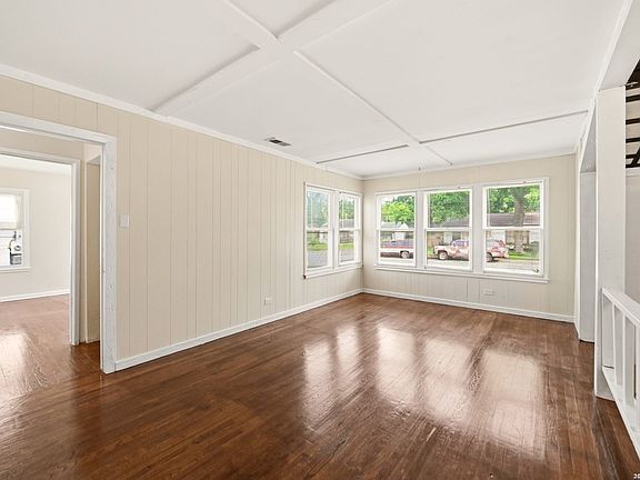 4th image of 303 AERO AVE