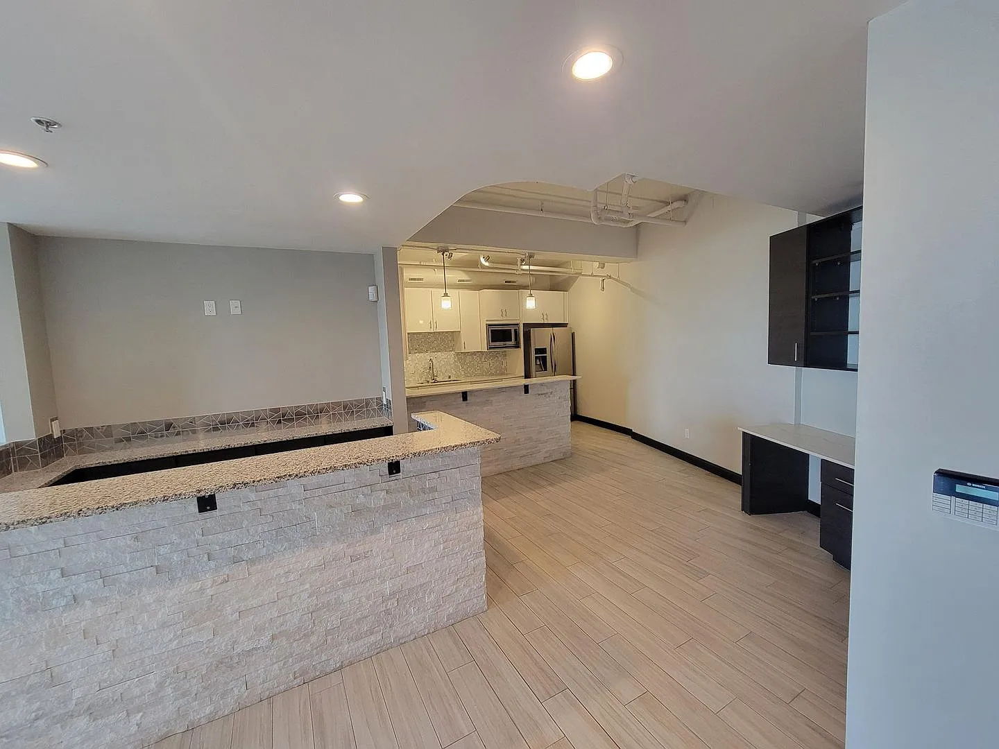 Luxurious 2 bedroom, 2 bathroom condo located in downtown ABQ! Showings available! — Photo 3