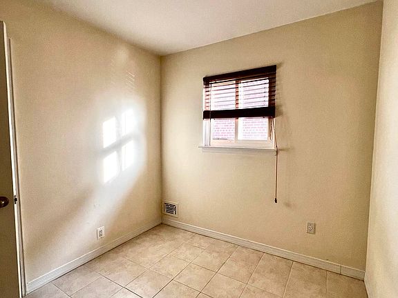 2nd image of 2721 E 63rd St #2