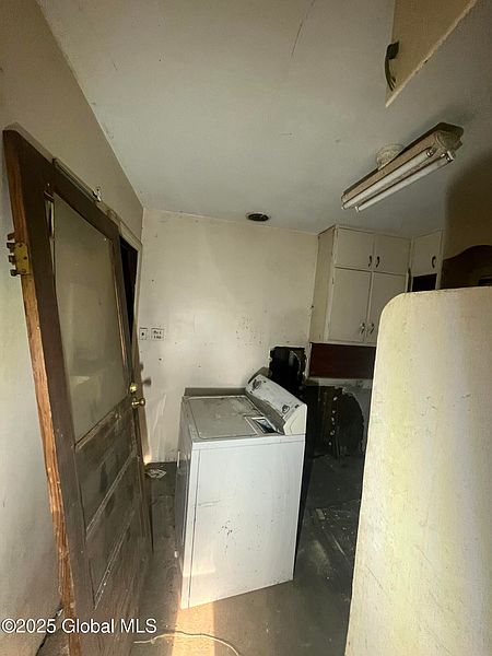 3rd image of 434 N Greenbush Road