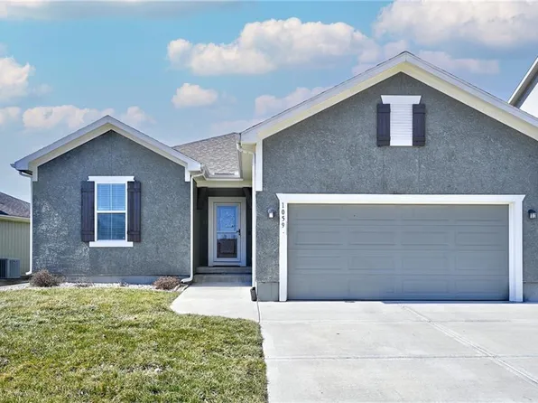 1059 SW Arborway Dr, Lees Summit, MO 64082