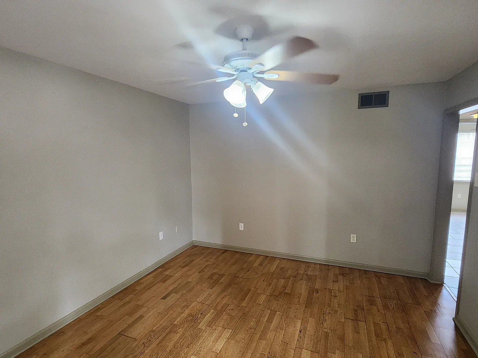 2 bed, 750 sqft, $1,395 — Photo 3
