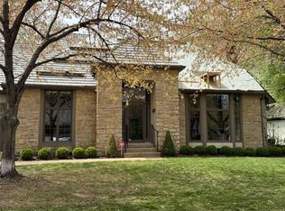 42 Le Mans Ct, Prairie Village, KS 66208
