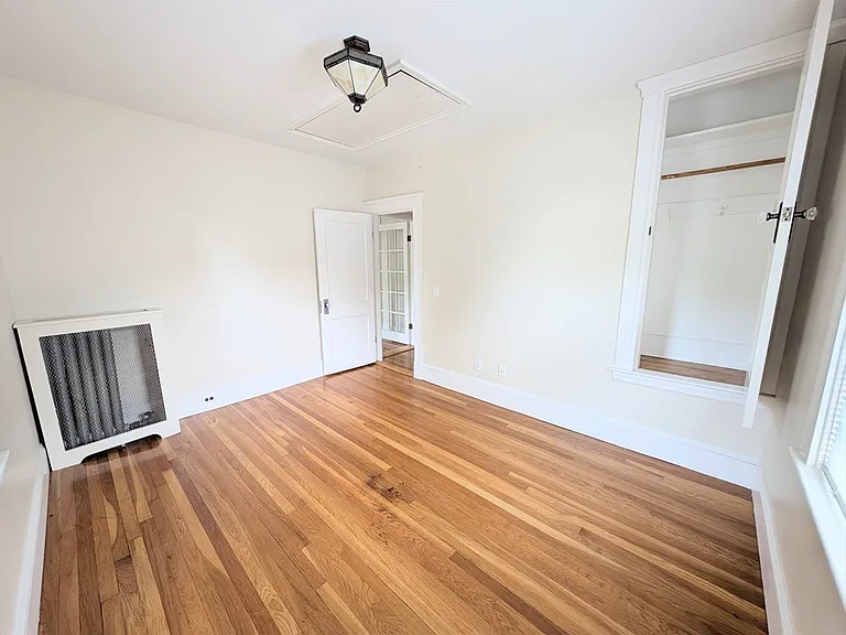 184 Parmenter Rd #2 — Photo 11