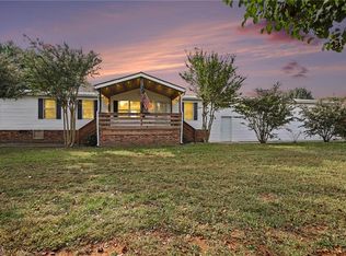 2014 Anna Dr, Yadkinville, NC 27055